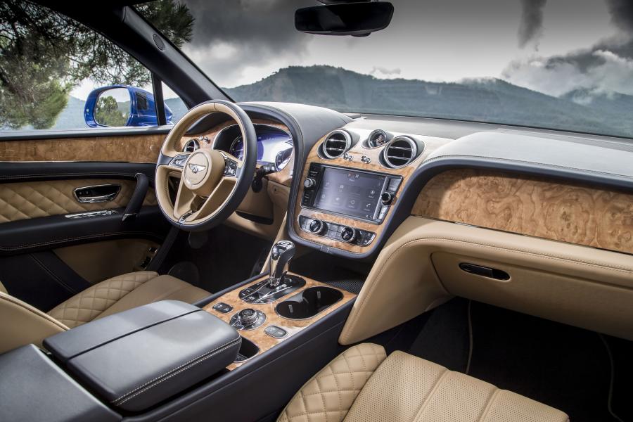 Интерьер Bentley Bentayga Diesel 2016 года  (WW) (фото 68 из 107)